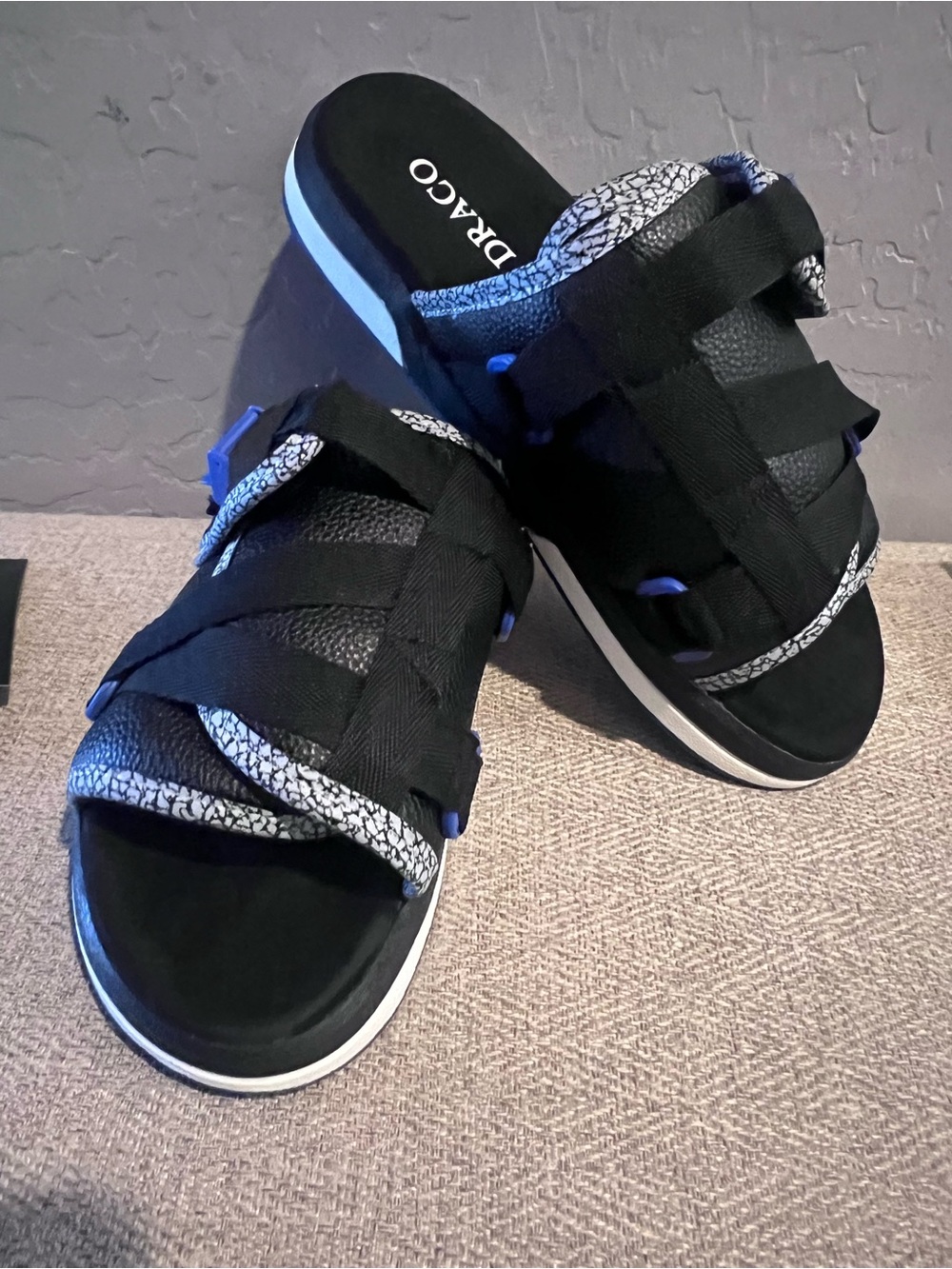 DRACO Men's Black Mesh-Strap Slide Sandals